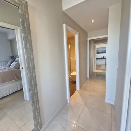 Appartement Large 3-bedroom Port Vauban *