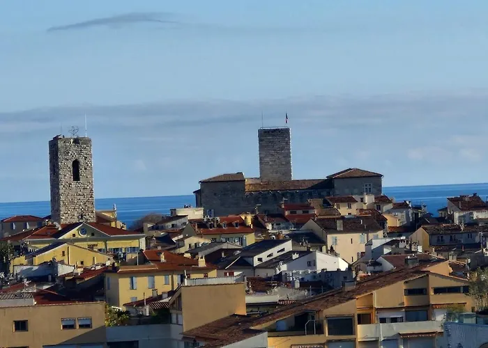 شقة Large 3-bedroom Port Vauban
