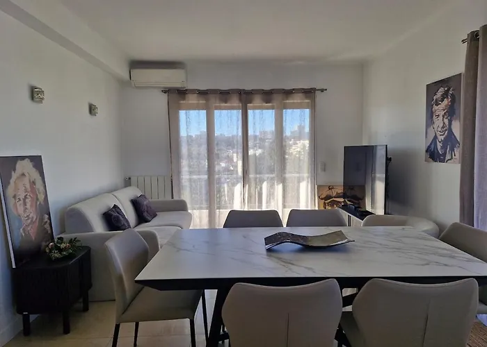 شقة Large 3-bedroom Port Vauban أنتيب