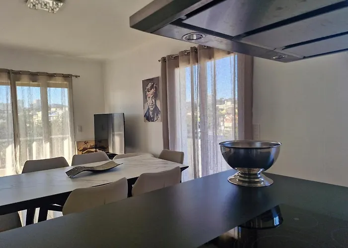Large 3-bedroom Port Vauban أنتيب