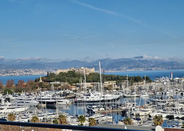 شقة Large 3-bedroom Port Vauban أنتيب