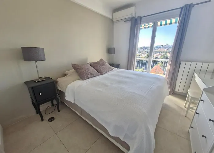 شقة Large 3-bedroom Port Vauban أنتيب