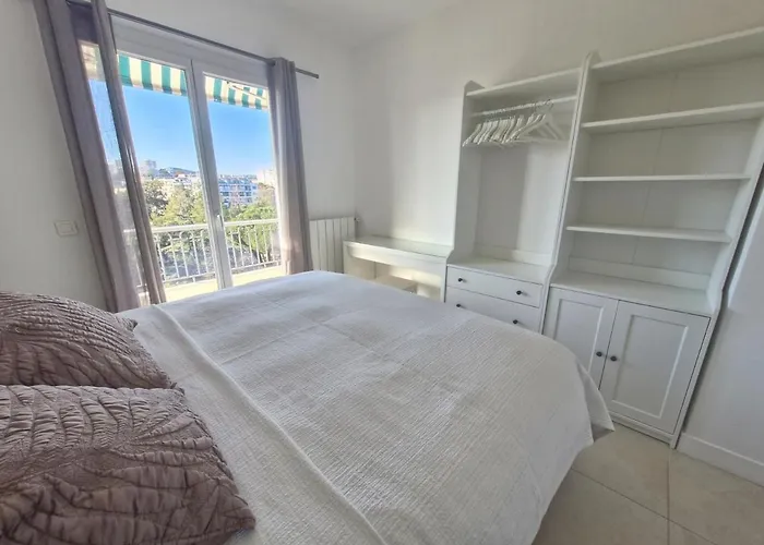 شقة Large 3-bedroom Port Vauban أنتيب