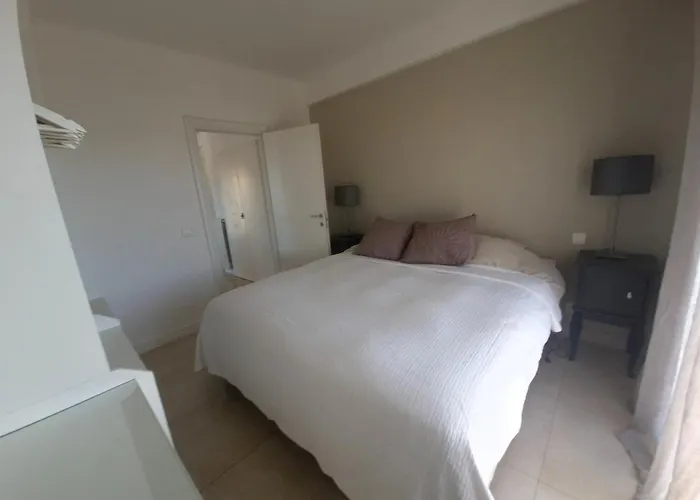 شقة Large 3-bedroom Port Vauban أنتيب